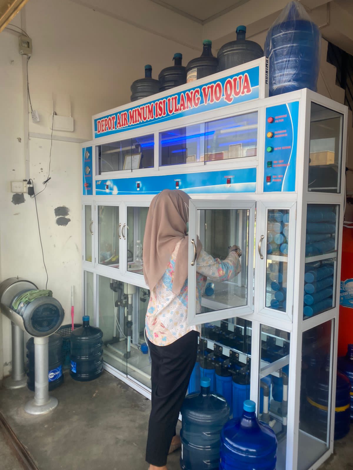 PITUTELU: Menyegarkan Hati dengan Air Minum Segar di Tengah Keramaian Cilacap